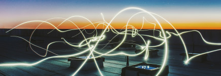 Fietsen over zonnepanelen